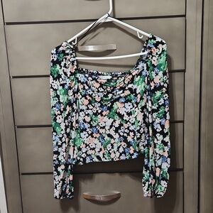 H & M EUC ladies Floral top